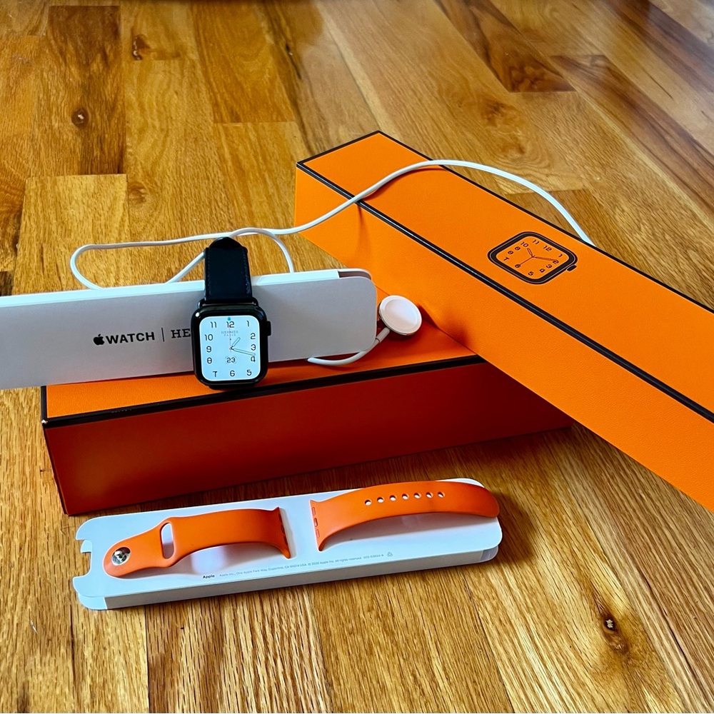 Apple Watch Hermes Series 6, 44mm Complete Set - Picture 3 of 11